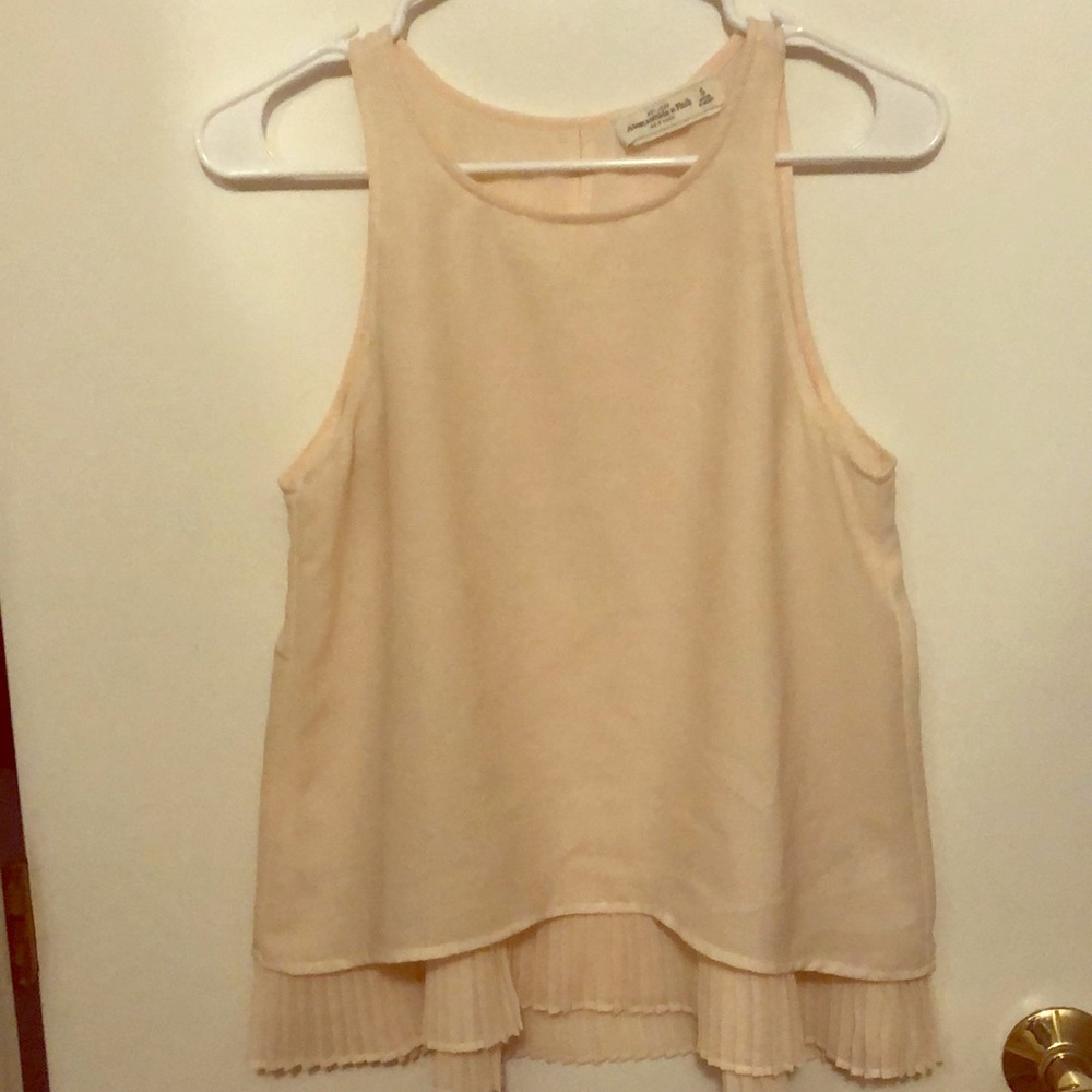 Abercrombie size small beautiful peach blouse